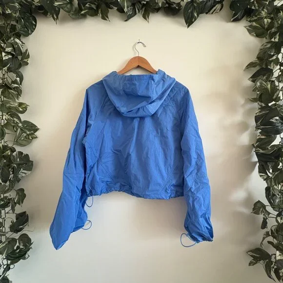 Lululemon Athletic Scuba Cropped Anorak Jacket Pool Party NWT Size 8